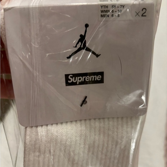 Supreme X Jordan, crew, socks, size medium NWT - Picture 2 of 4